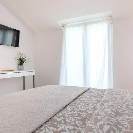 Adrijana 2 Apartamento