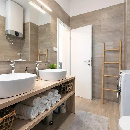 Adrijana 2 * Пореч