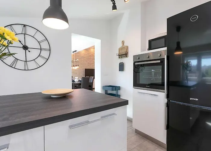 Appartement Adrijana 2 *